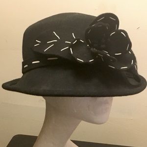 100% Wool Black Hat 🎩